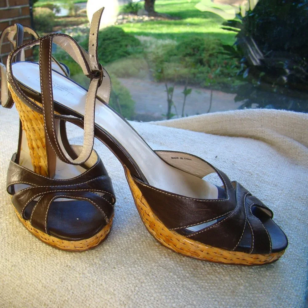 Ann Taylor Brown Rattan Open Toe platform sandals, Size 10 - Picture 1 of 9
